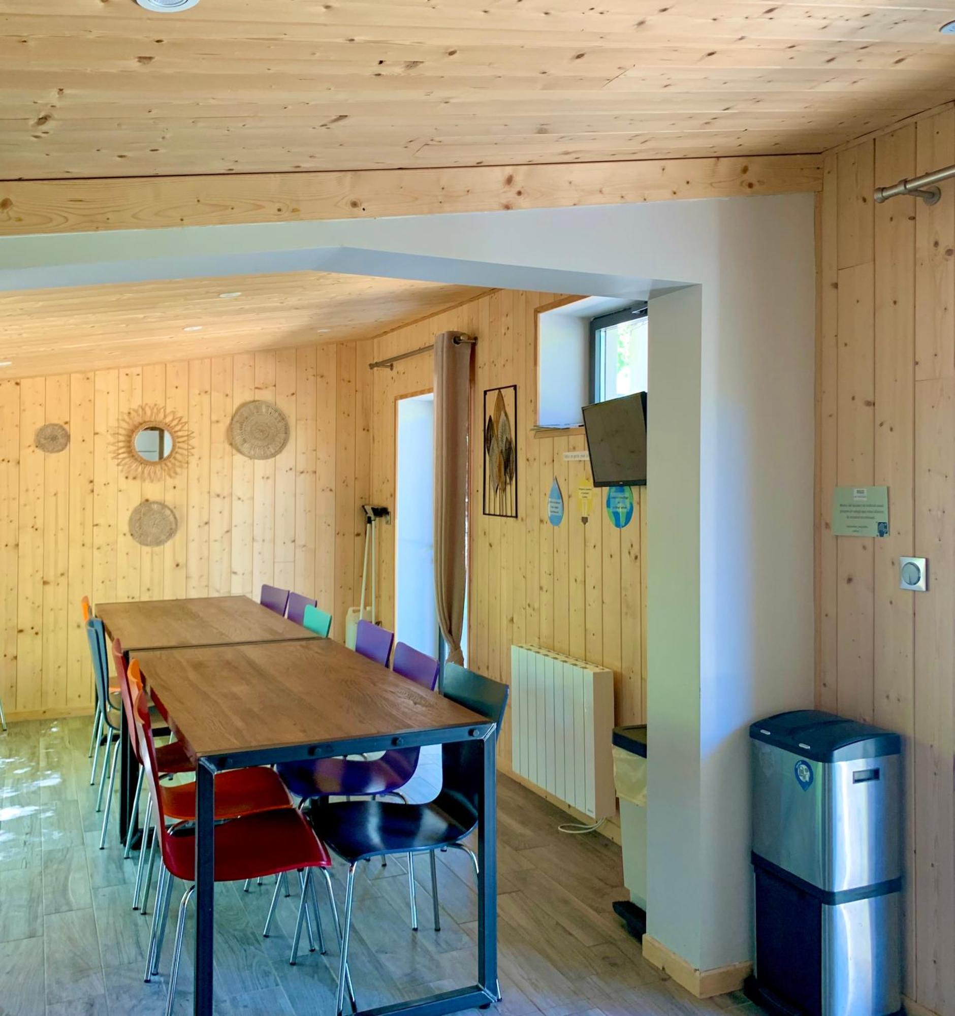 La Petite Auberge Insolite Saint-Affrique Luaran gambar